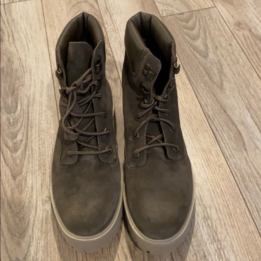 Host Pick 🥳 Timberland Carnaby Cool Olive Boots - Picture 3 of 9